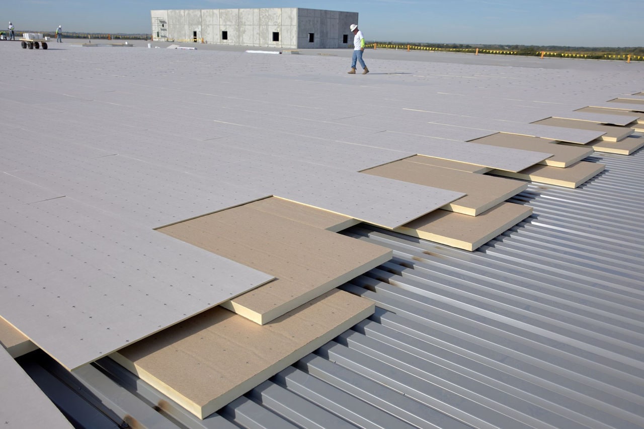 Rigid Polyiso Insulation Stagger Application