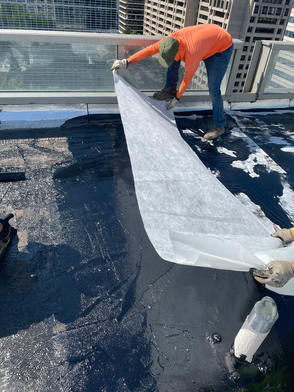 Hot-Rubberized Asphalt Installation